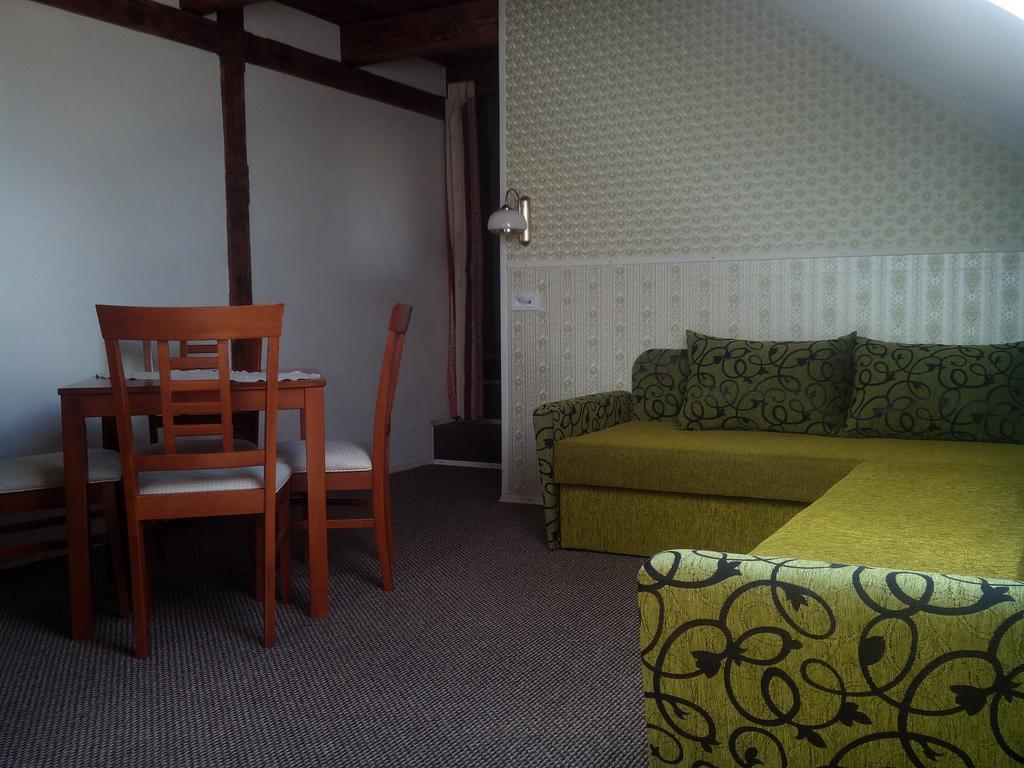 Farma Kozi Dvor Rohozna Apartment Брезно Екстериор снимка