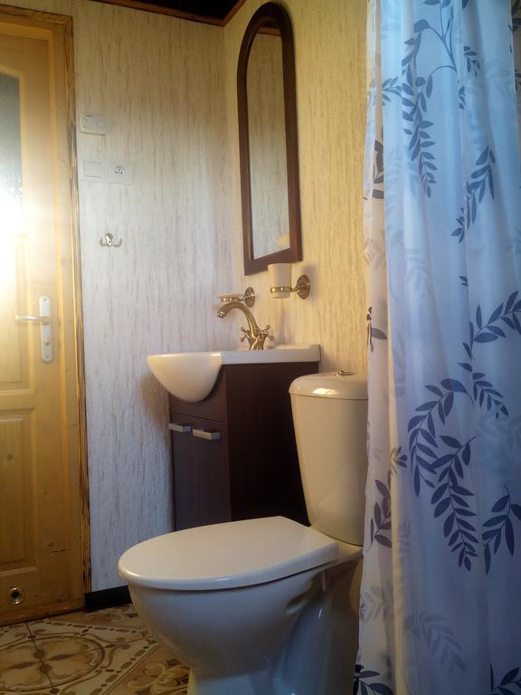 Farma Kozi Dvor Rohozna Apartment Брезно Екстериор снимка