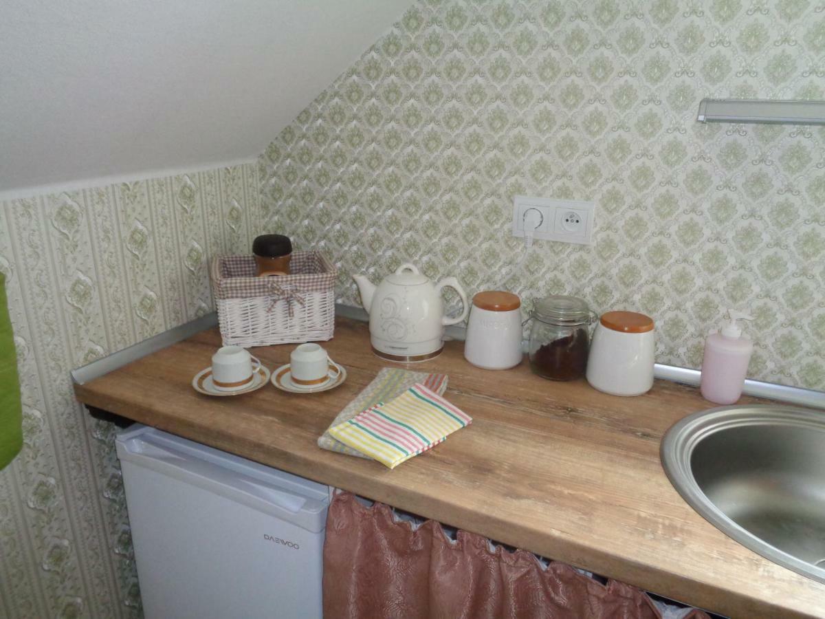 Farma Kozi Dvor Rohozna Apartment Брезно Екстериор снимка