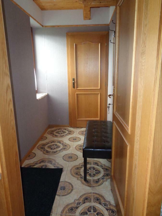 Farma Kozi Dvor Rohozna Apartment Брезно Екстериор снимка