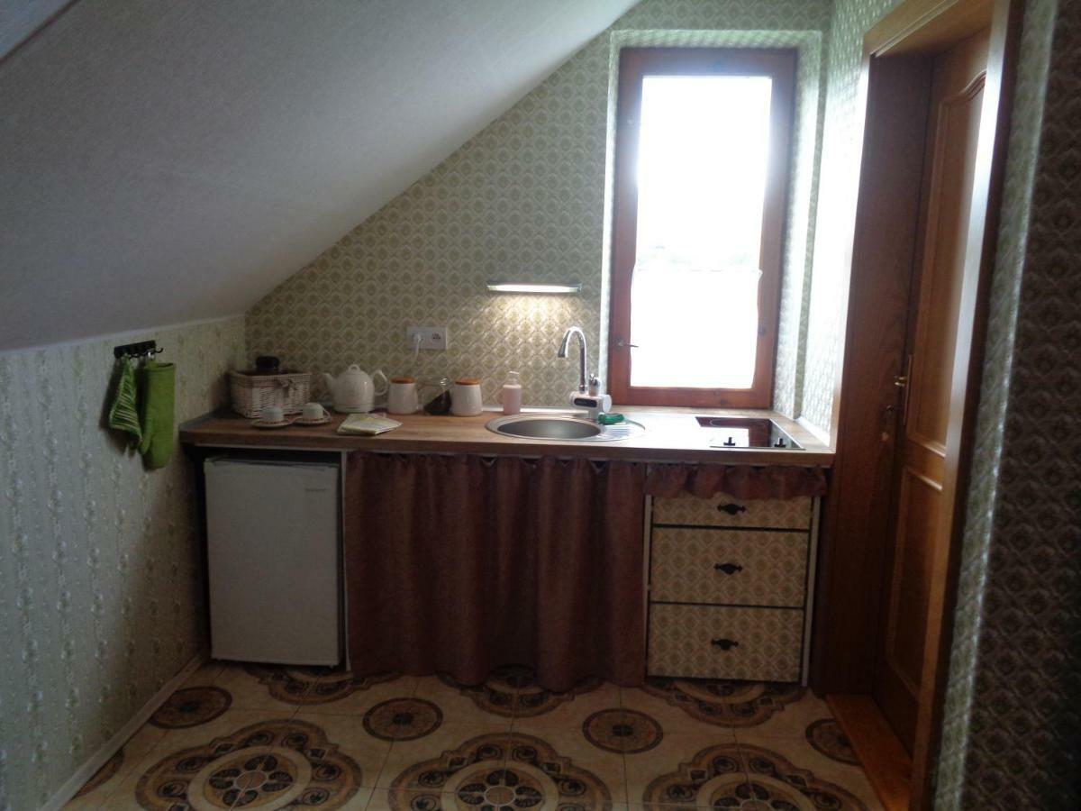 Farma Kozi Dvor Rohozna Apartment Брезно Екстериор снимка